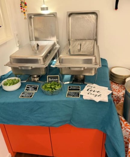 Liebevoll angerichtetes Buffet